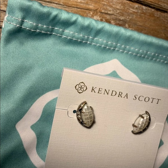 Kendra Scott Maria Quarter Moon Earrings - Picture 4 of 7
